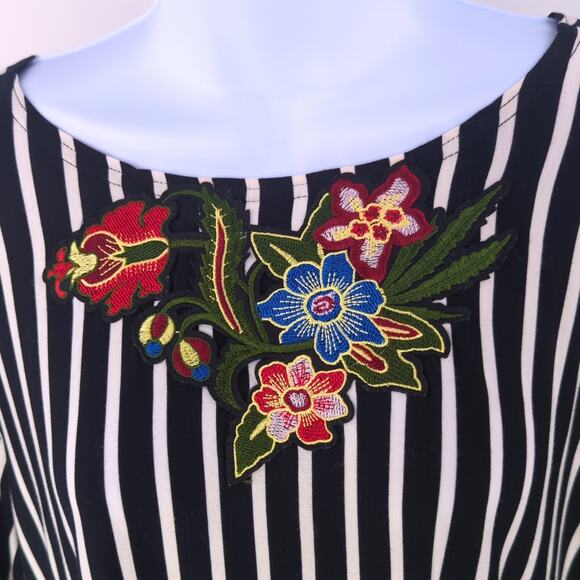 Mishca Top Womens XL Embroidered Floral Striped Bell Sleeve Lagenlook Artsy - Picture 5 of 11